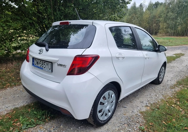 Toyota Yaris cena 15400 przebieg: 250000, rok produkcji 2015 z Wieluń małe 92